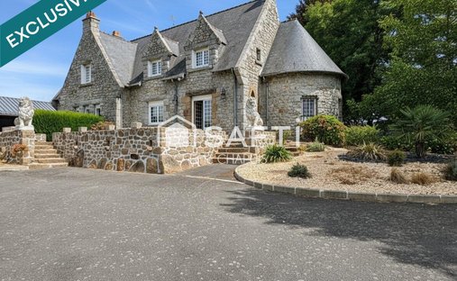 House in Saint-Brice-en-Cogles, Maen-Roch, France 1