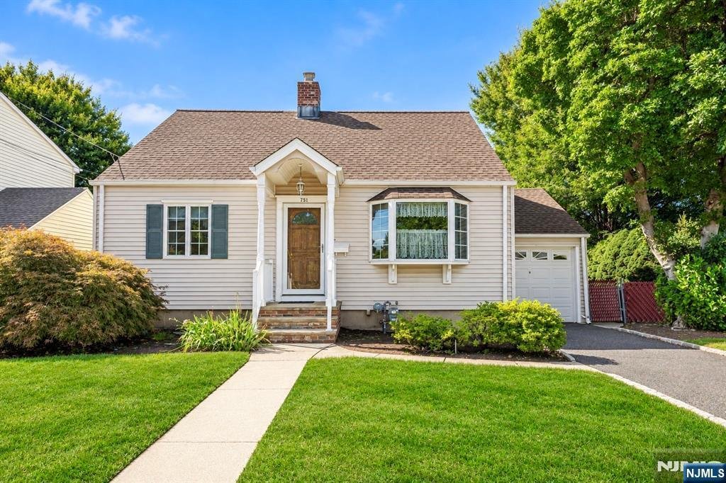 House in Maywood, New Jersey, United States 1 - 18947209