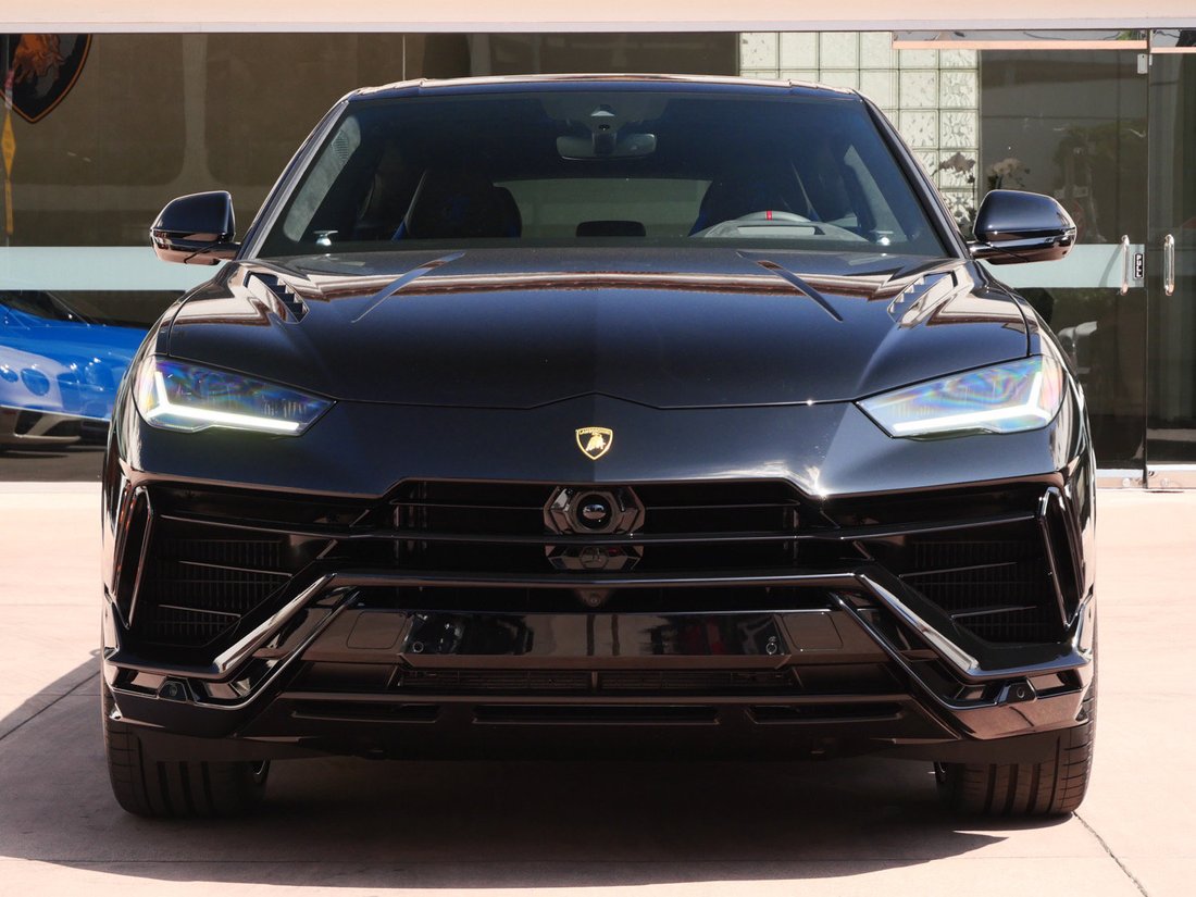 Suv in Beverly Hills, CA, United States 5 - 18946989