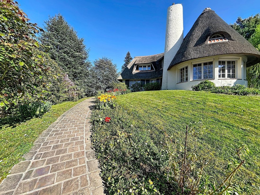 House in Le Mesnil-Saint-Denis, Ile-de-France, France 2 - 17532927