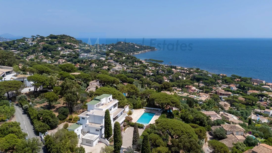 Estate in Ville-Les Saquedes-Le Bouillonnet, Sainte-Maxime, France 5 - 18946697