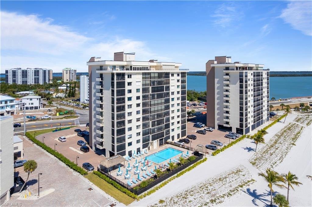 Condo in Fort Myers Beach, Florida, United States 2 - 18947236