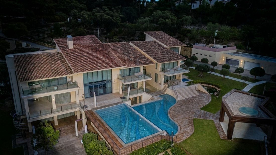 Villa in La Zagaleta, Benahavis, Andalusia 4 - 18946809