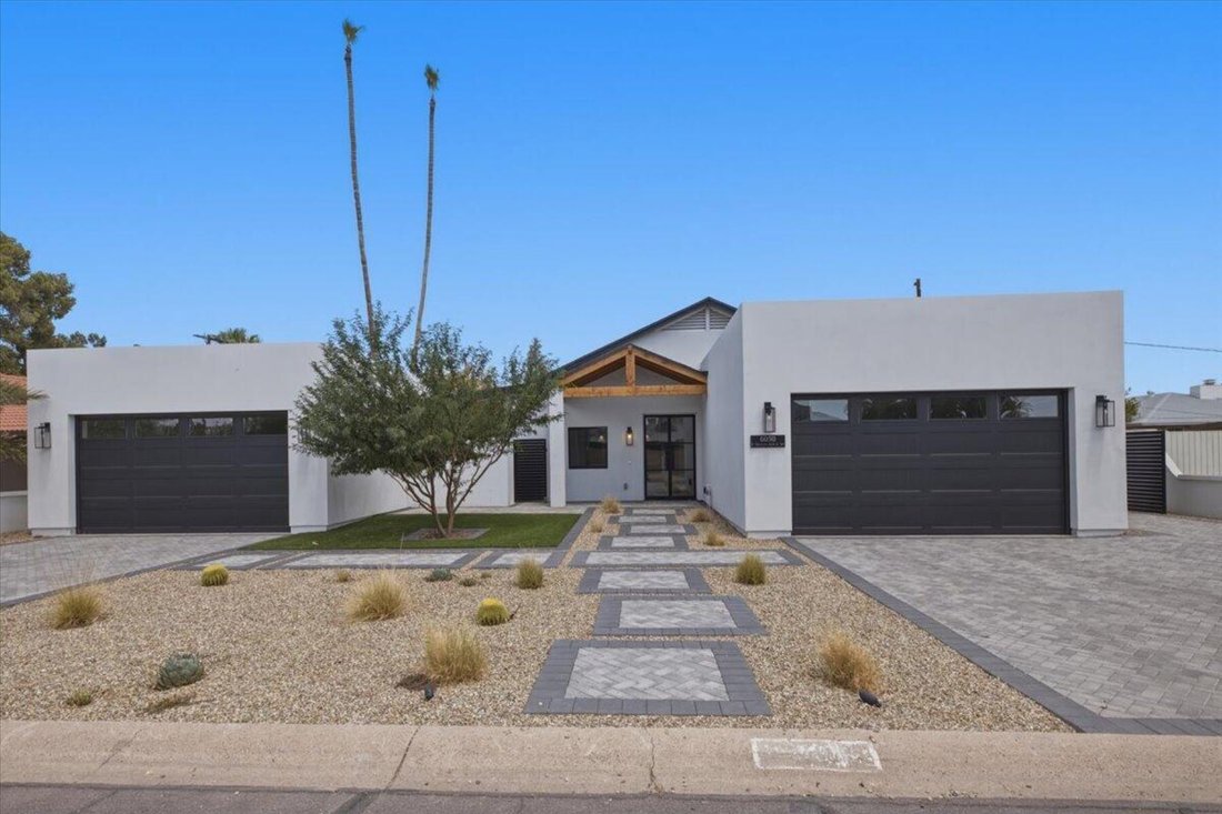 Phoenix, Arizona, United States 2 - 18947526