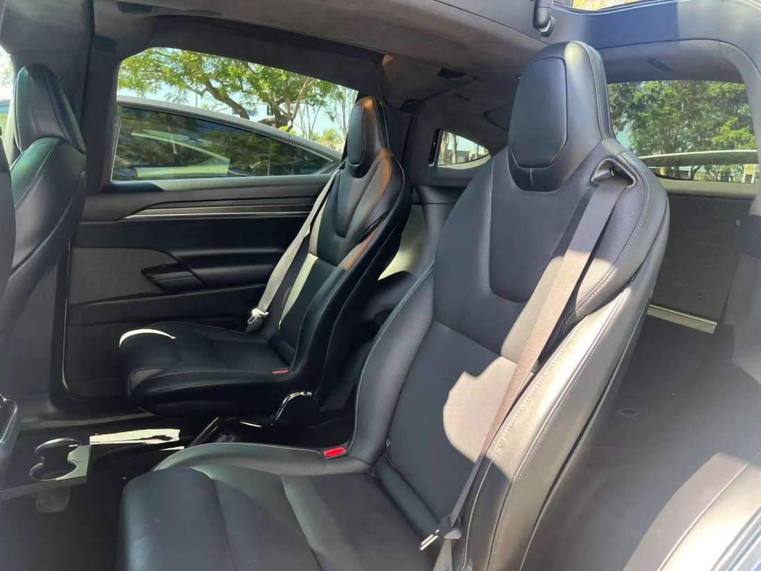 Suv in Costa Mesa, CA, United States 4 - 18947342