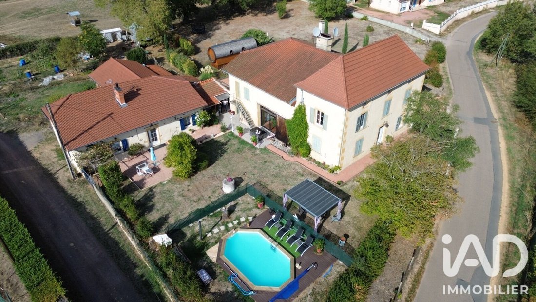 House in Pouilly-sous-Charlieu, Auvergne-Rhône-Alpes, France 1 - 18947850