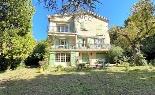 Villa in Mazarin-Opéra-Bellegarde-Mairie, Aix-en-Provence, France 1