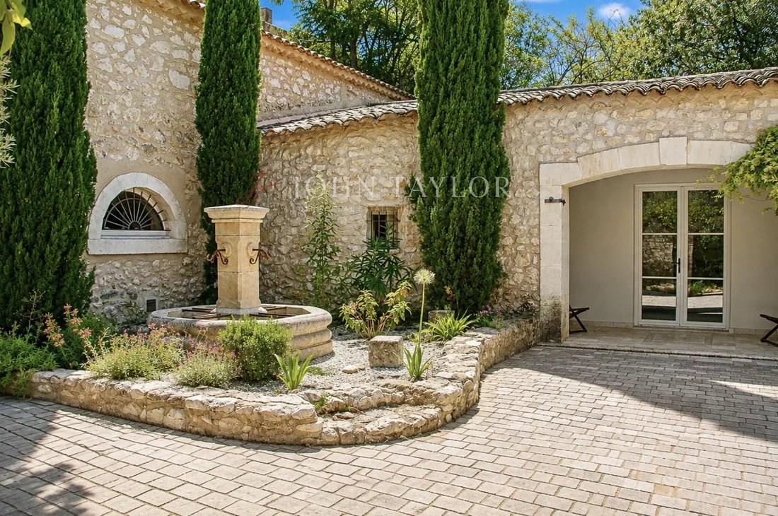 Country House in Eygalières, Provence-Alpes-Côte d'Azur, France 4 - 18946958