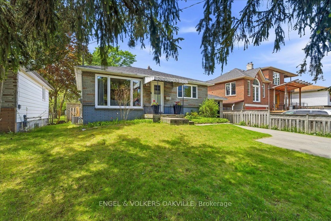 House in Toronto, Ontario, Canada 3 - 18946858