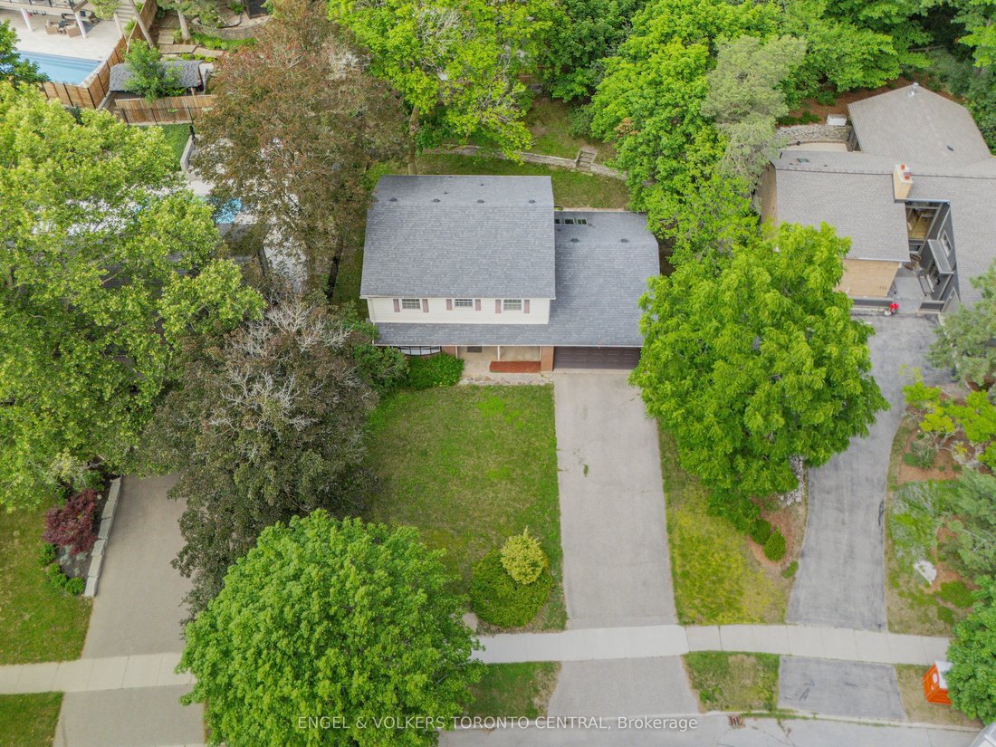 House in Waterloo, Ontario, Canada 3 - 18642598