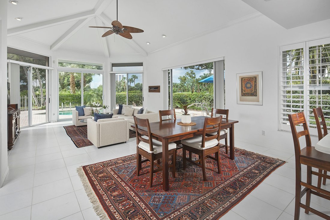 Naples, Florida, United States 2 - 18947534