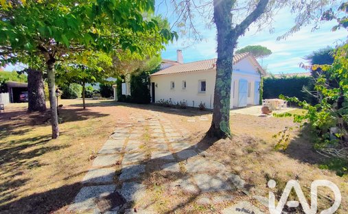 Maison à Saint-Palais-sur-Mer, Nouvelle-Aquitaine, France 1