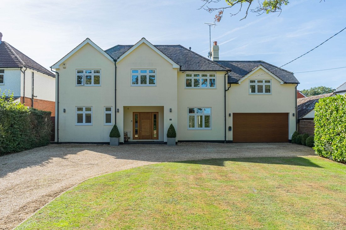 House in Burgess Hill, England 1 - 18946991