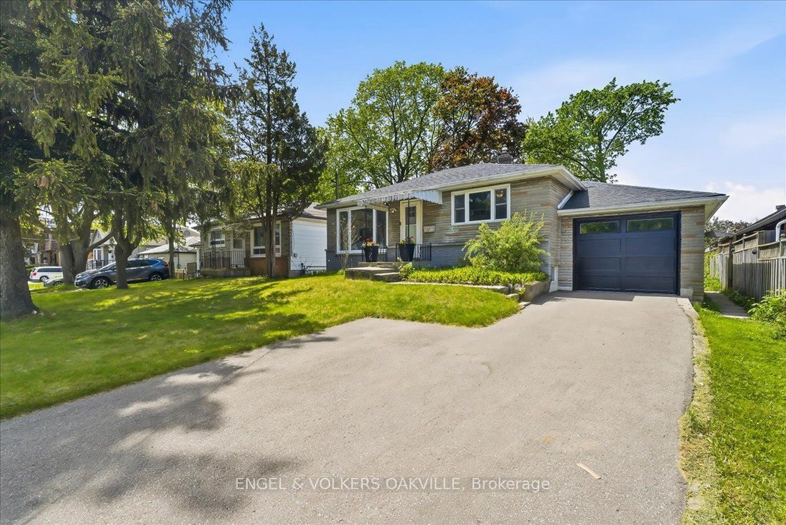 House in Toronto, Ontario, Canada 2 - 18946858