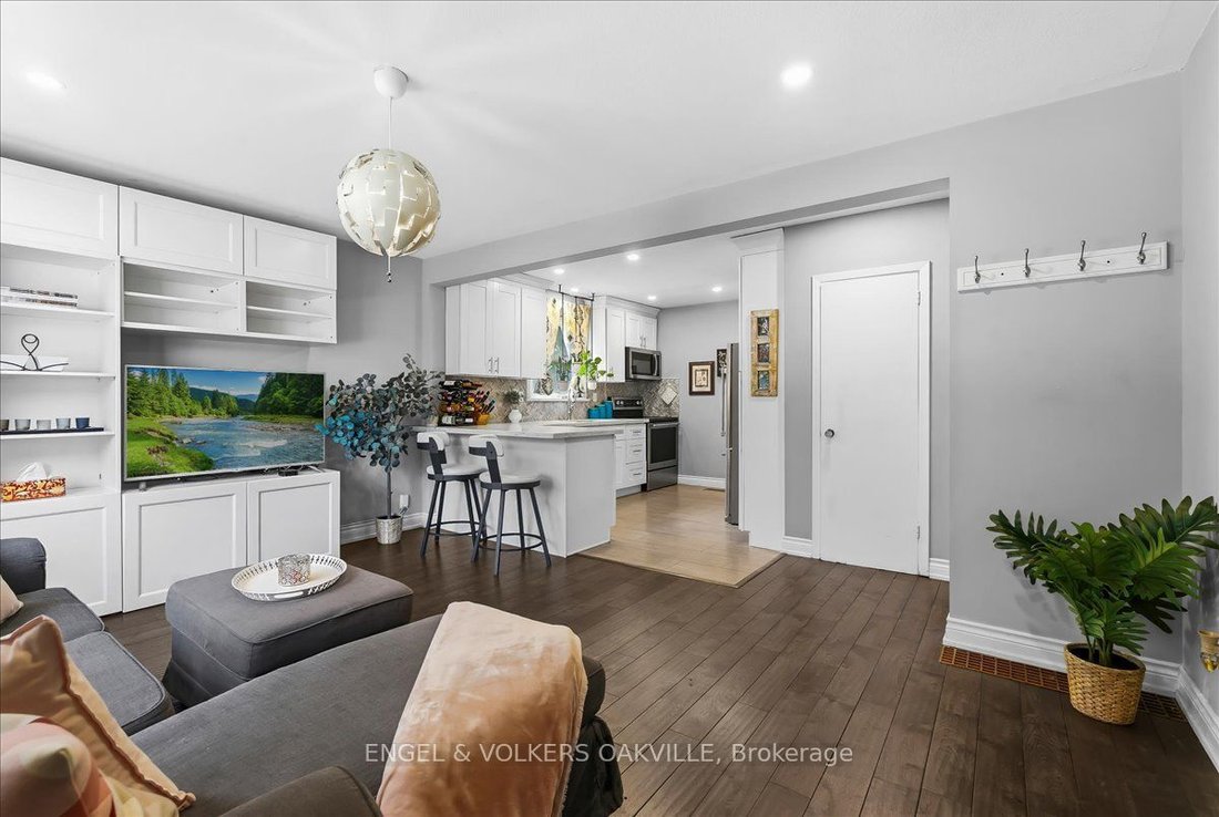 House in Toronto, Ontario, Canada 4 - 18946858
