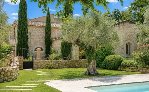 Country House in Eygalières, Provence-Alpes-Côte d'Azur, France 1