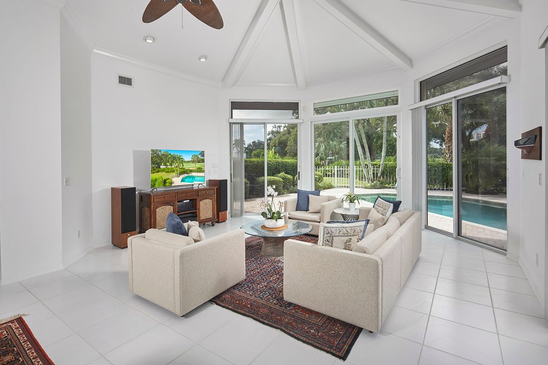 Naples, Florida, United States 4 - 18947534