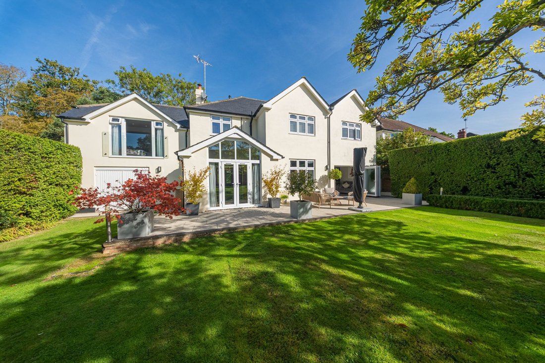 House in Burgess Hill, England 2 - 18946991