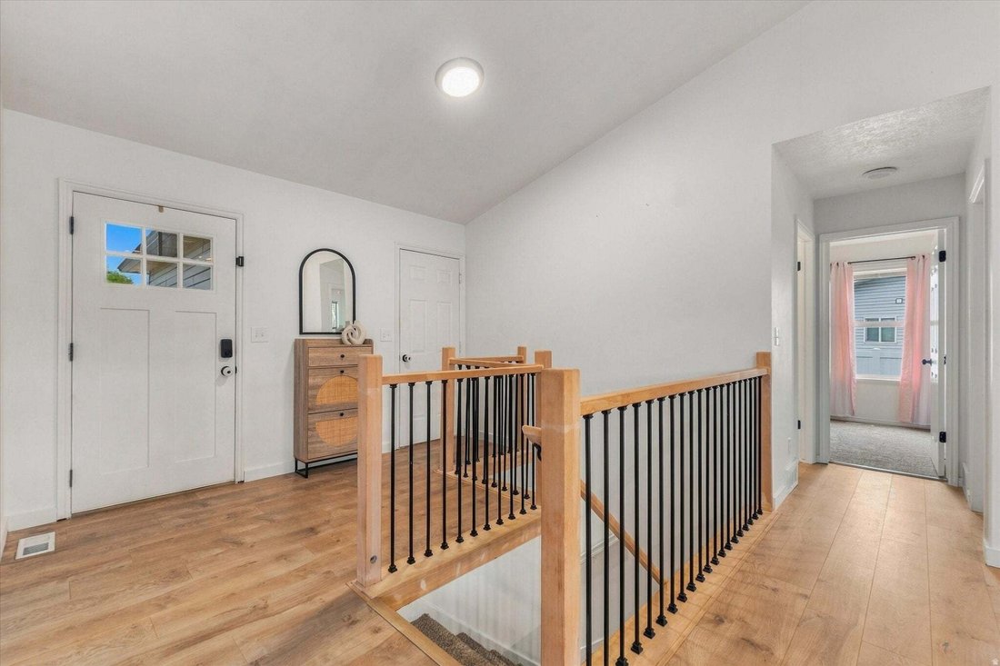 House in Clearfield, Utah, United States 4 - 18946819