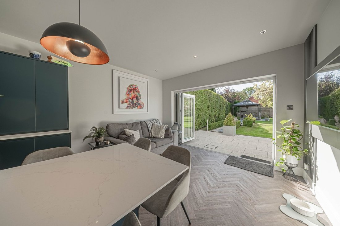 House in Burgess Hill, England 5 - 18946991
