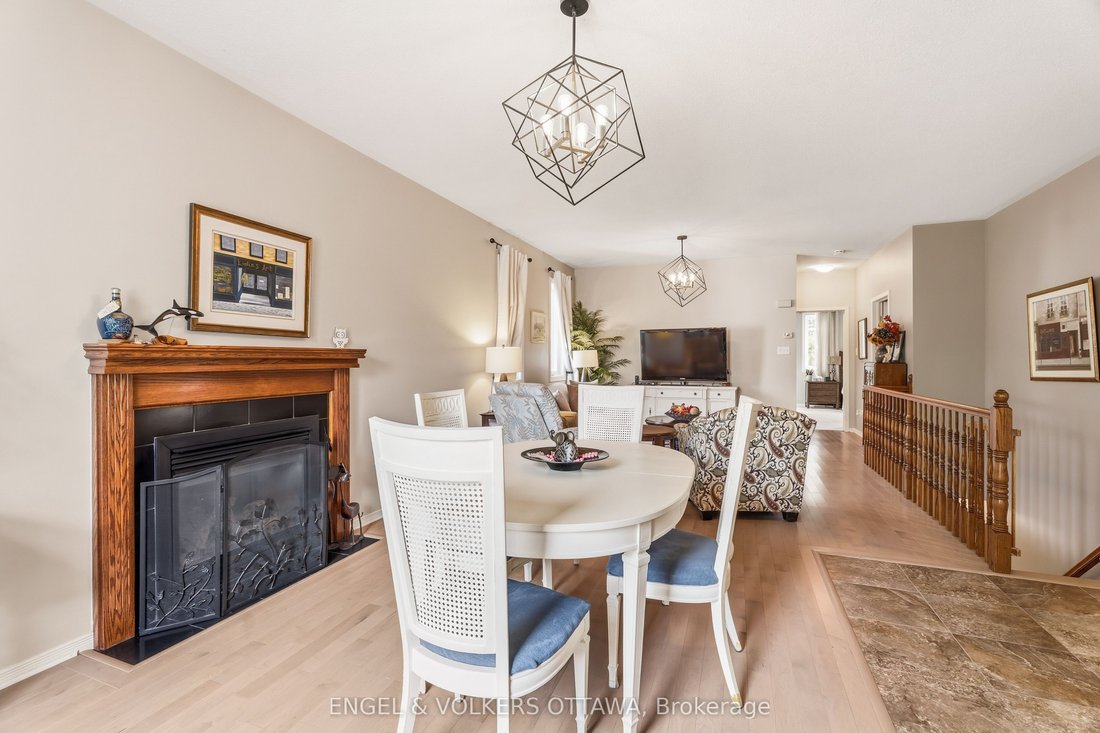House in Ottawa, Ontario, Canada 5 - 18946853