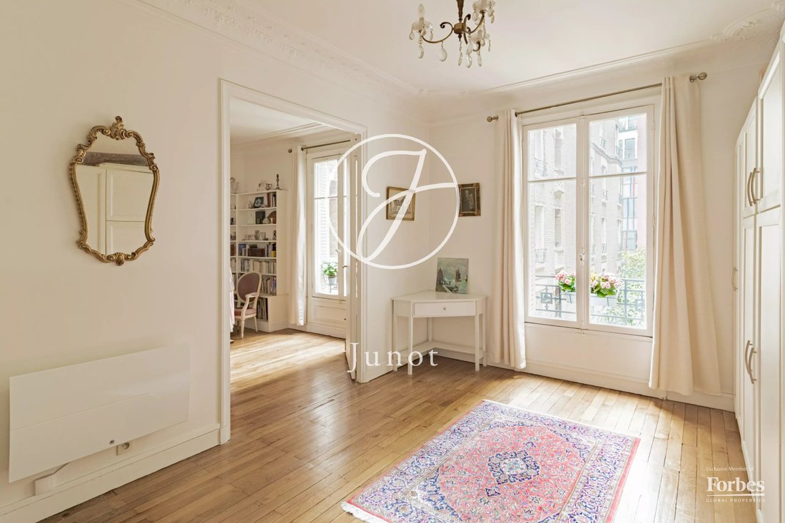 Apartment in Pereire-Malesherbes, Paris 17e Arrondissement, Paris 5 - 18946747
