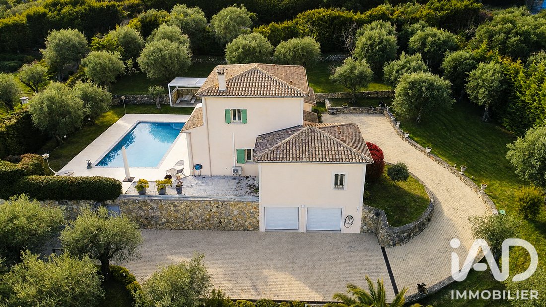 House in Châteauneuf-Grasse, Provence-Alpes-Côte d'Azur, France 5 - 17445806