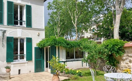 House in Souvenir Français, La Garenne-Colombes, France 1