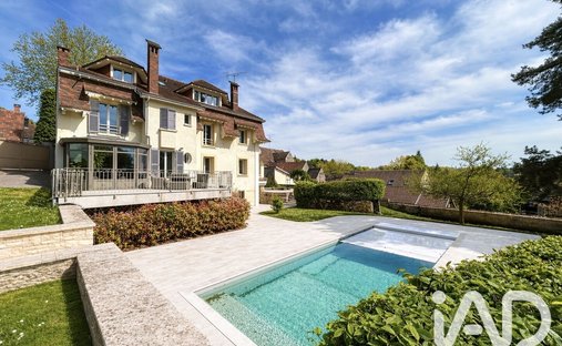 House in Saint-Léger-en-Yvelines, Ile-de-France, France 1