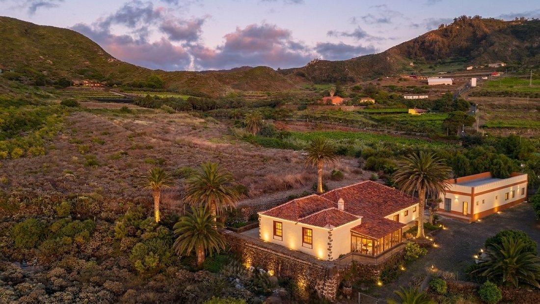 Farm Ranch in San Cristobal de La Laguna, Canary Islands, Spain 1 - 18305247