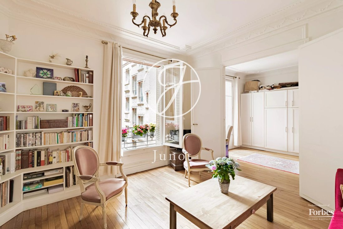 Apartment in Pereire-Malesherbes, Paris 17e Arrondissement, Paris 1 - 18946747