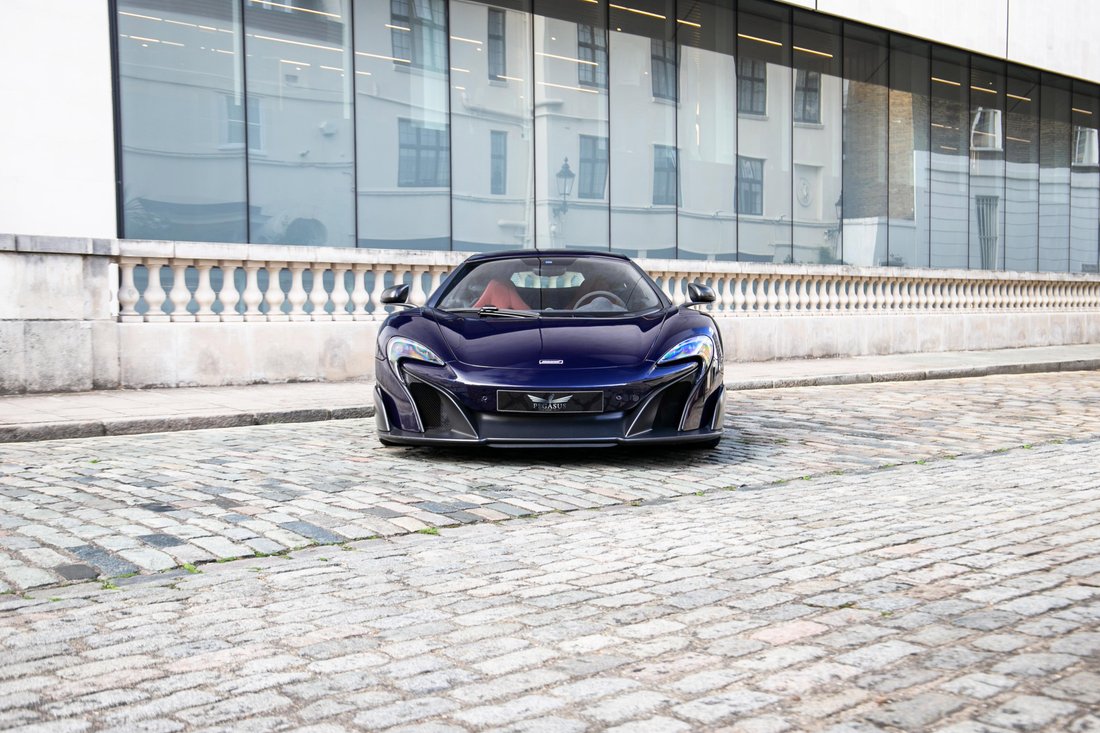 Coupe in London, United Kingdom 4 - 18948226