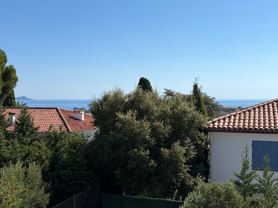 Villa in Exterieurs, Frejus, France 3 - 18946998