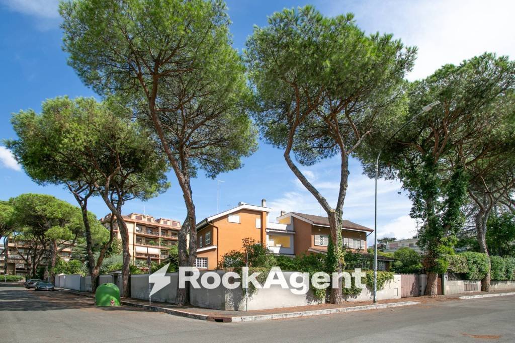 Villa in Eur - Torrino - Giuliano Dalmata, Rome, Lazio 2 - 18947422