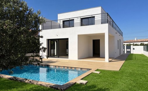 Villa in Exterieurs, Frejus, France 1