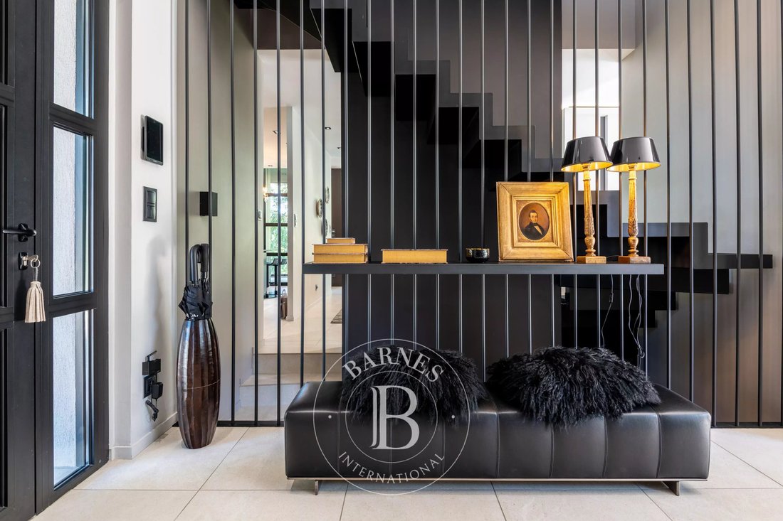 House in Charbonnieres-les-Bains, Auvergne-Rhône-Alpes, France 2 - 18947047
