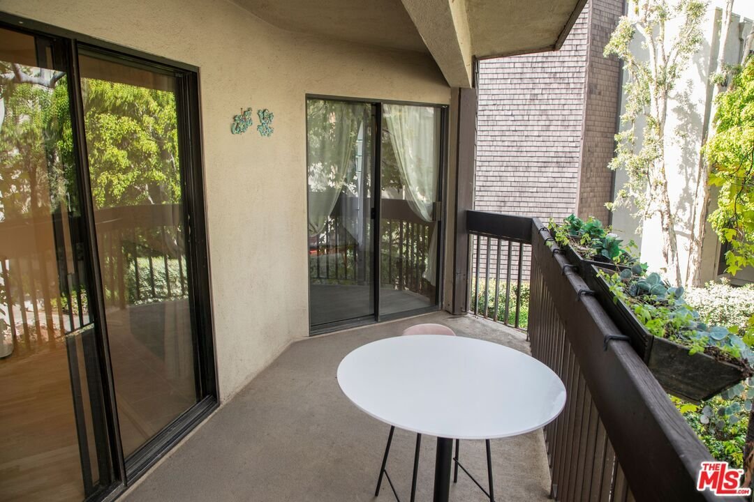 Condo in Los Angeles, California, United States 5 - 18947211