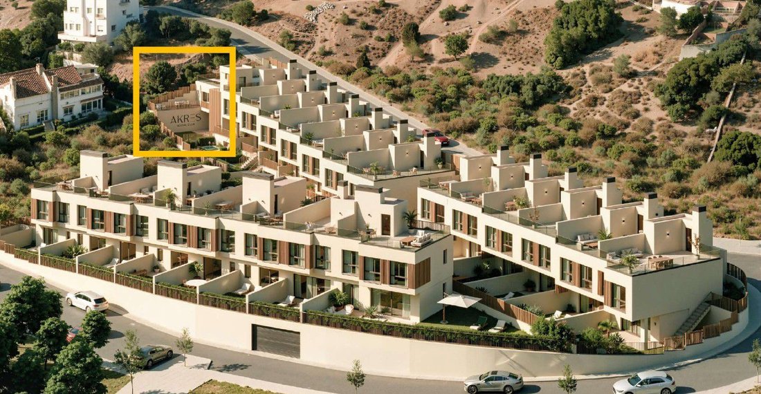 Townhouse in Puerto de la Torre, Malaga, Spain 3 - 18947881