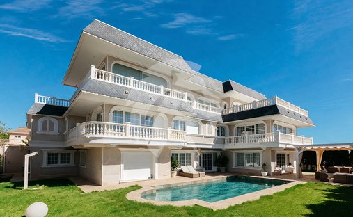 Chalet in Alicante, Valencian Community, Spain 1