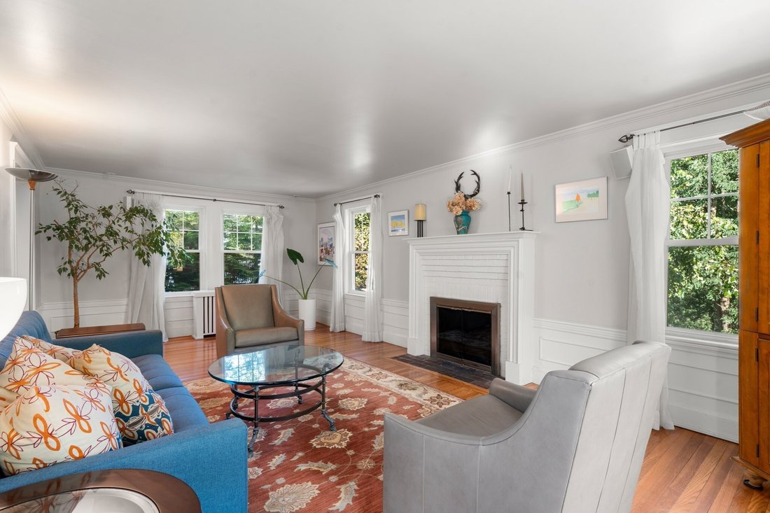 House in Milton, Massachusetts, United States 5 - 18947580