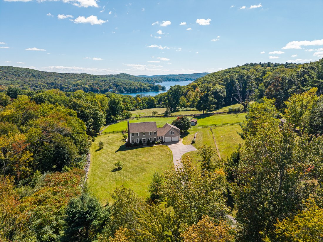 House in Winsted, Connecticut, United States 3 - 18948003