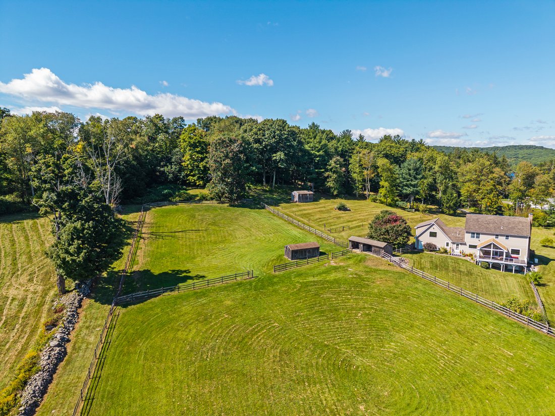 House in Winsted, Connecticut, United States 4 - 18948003