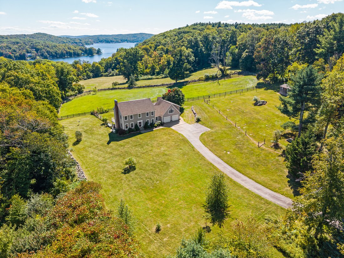 House in Winsted, Connecticut, United States 2 - 18948003