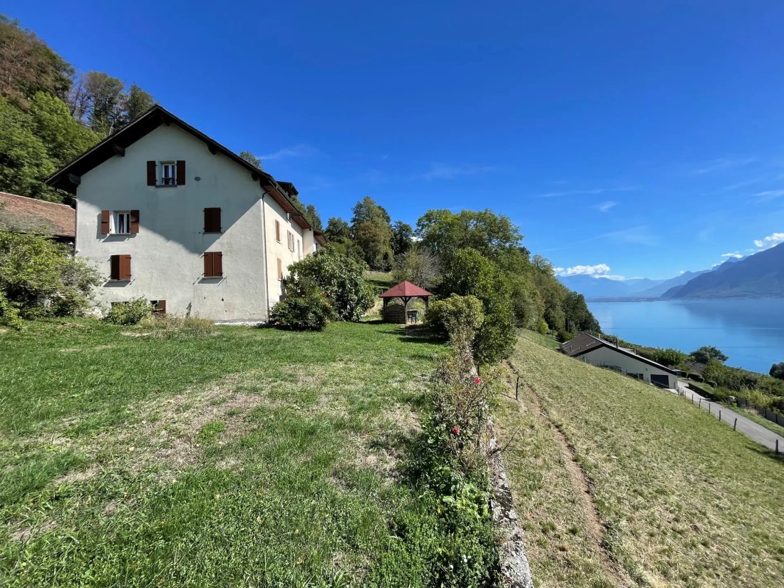 House in Saint-Saphorin, Vaud, Switzerland 1 - 18952004