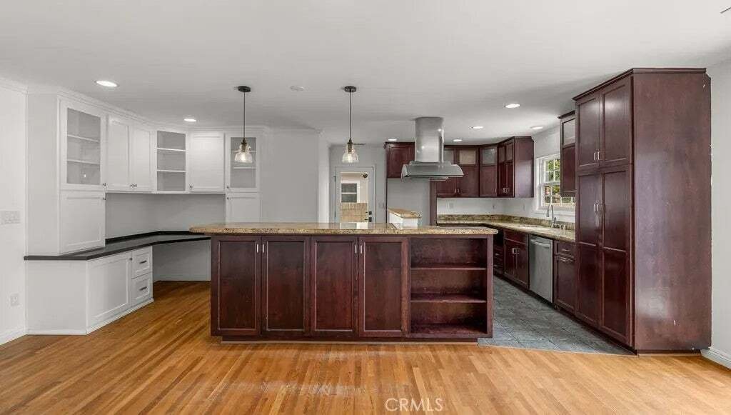 House in Signal Hill, California, United States 4 - 18503029