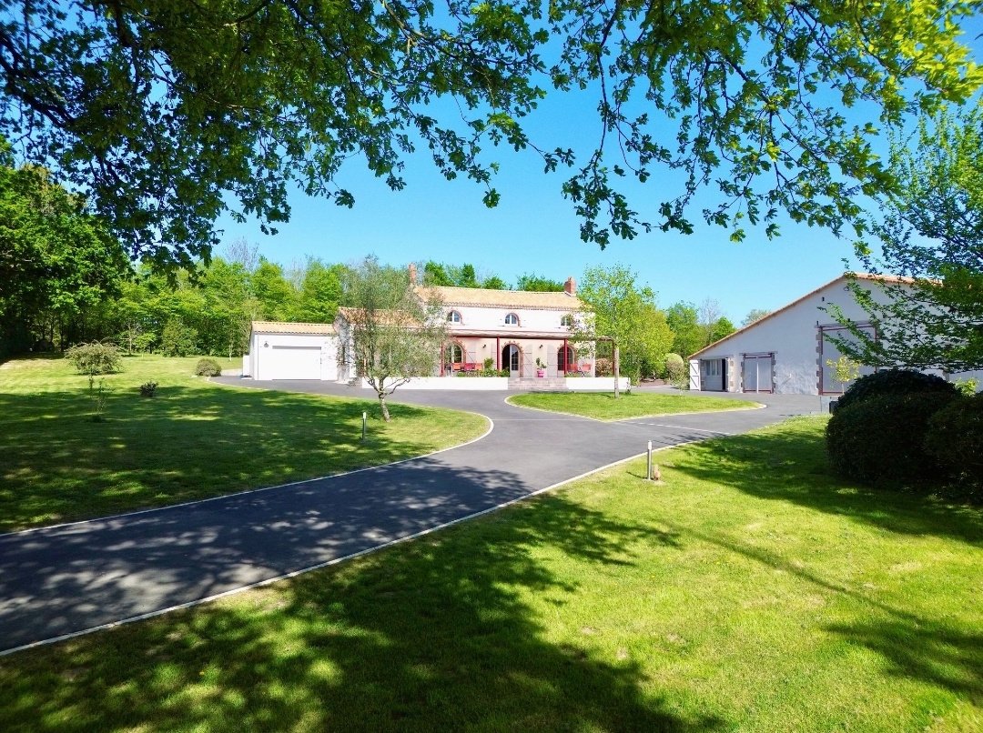 House in La Celle-sous-Gouzon, Nouvelle-Aquitaine, France 1 - 18949504