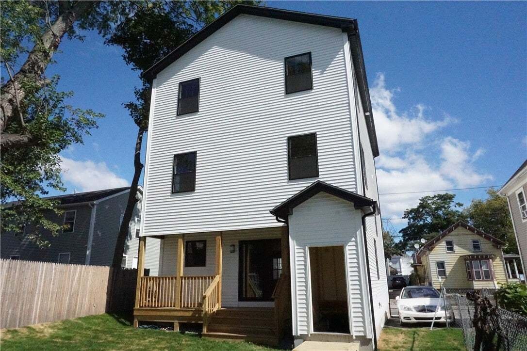 Cranston, Rhode Island, United States 4 - 18948414