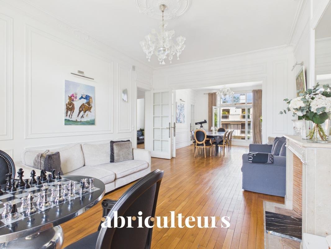 Apartment in Daumesnil, Saint-Mande, France 1 - 18954513