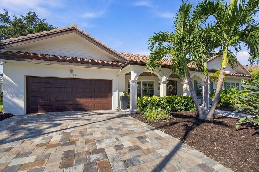 House in St. Petersburg, Florida, United States 1 - 18949058