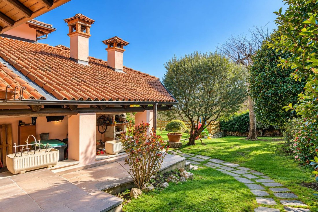 Villa in Meina, Piedmont, Italy 1 - 18954772